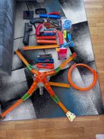 Hot Wheels Vulkanset Rennbahn und diverses Zubehör