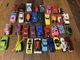36 Hot Wheels