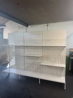 Ladenregal Metall weiss mit Lochwand gebrauchter Zustand