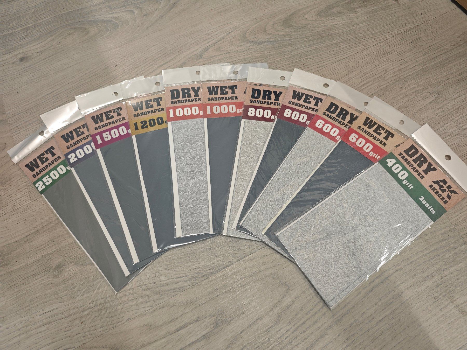 Tamiya Kit di modellismo & Modellini statici: Modelling Sandpaper AK Interactive 11x3 pieces 400-2500 – Usato da VETROZ venduto da Bimmer_CH