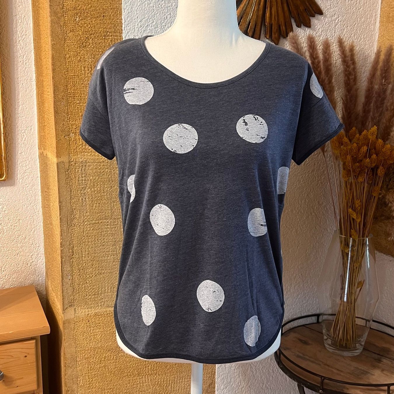 Esprit T-shirt: ESPRIT T.34 Joli T-shirt Comme neuf – Nuovo (secondo la descrizione) da Neuchâtel venduto da wyssku