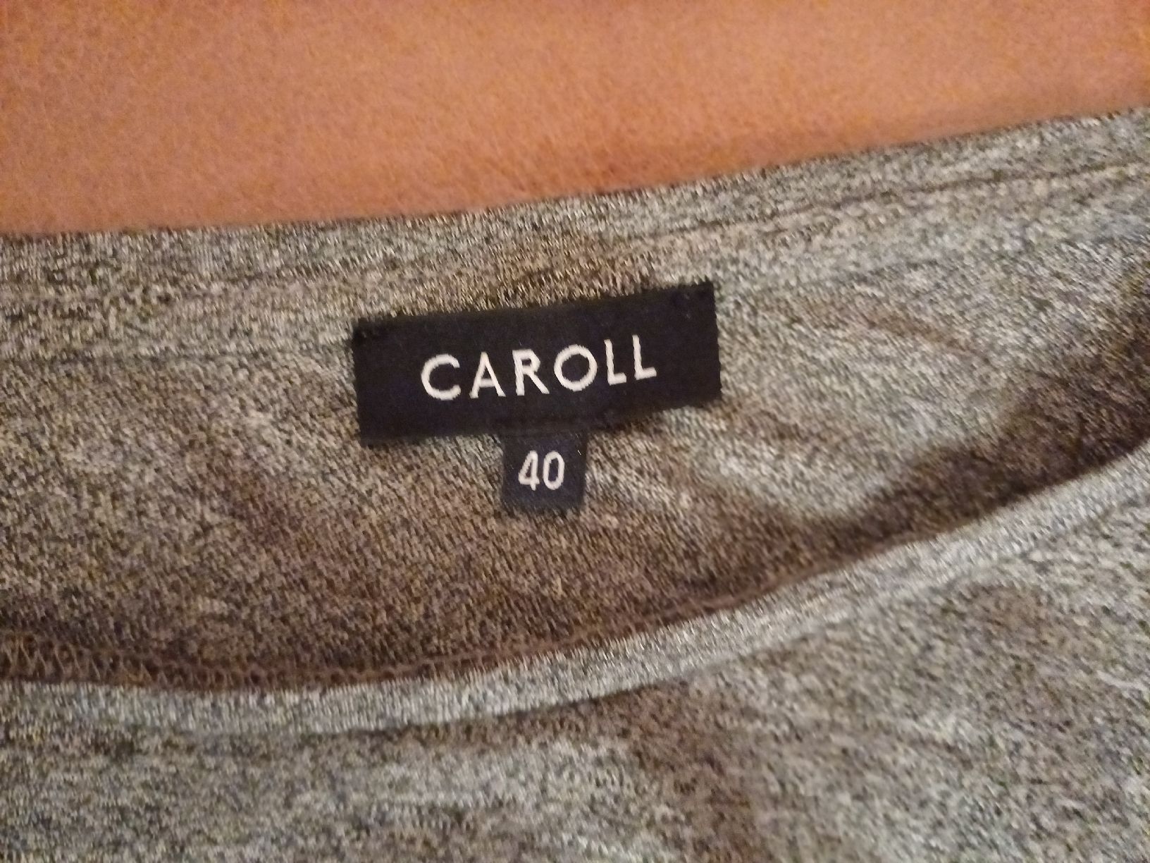 Caroll T-shirts: Sweat-shirt, Caroll , taille 40 – D'occasion à Boudry par JulieG13 2