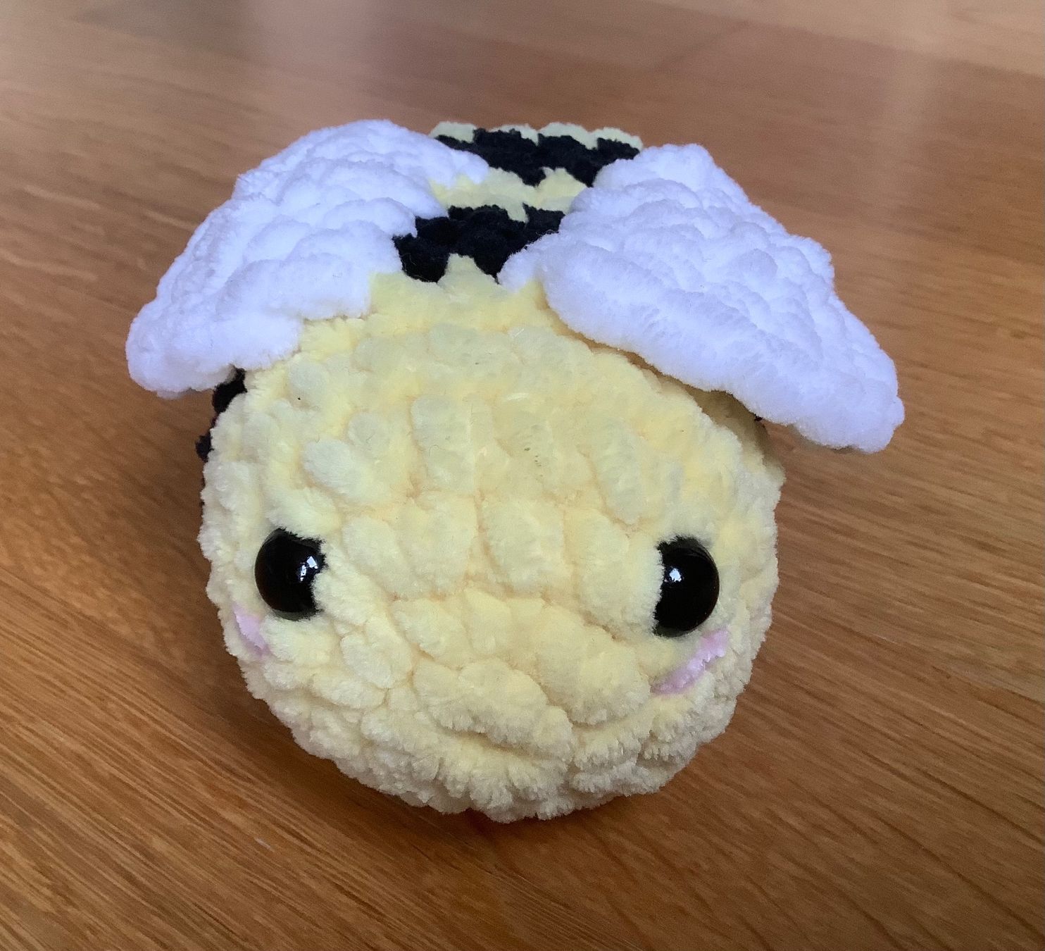 Figuren: Gehäkelte amigurumi Biene – Neu und originalverpackt aus Adliswil von Urspirit 1