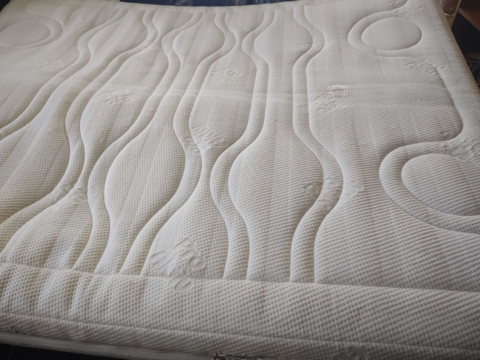Betten: Doppelbett – Gebraucht aus Oberbipp von A.B.M. 9