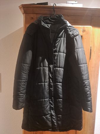 Wintermantel Damen schwarz gesteppt mit Kapuze gebraucht