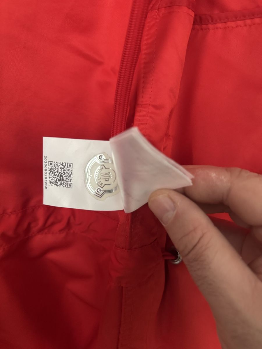 Moncler Giacche: Moncler Regenmantel – Usato da Rorschach venduto da VE5PA 3