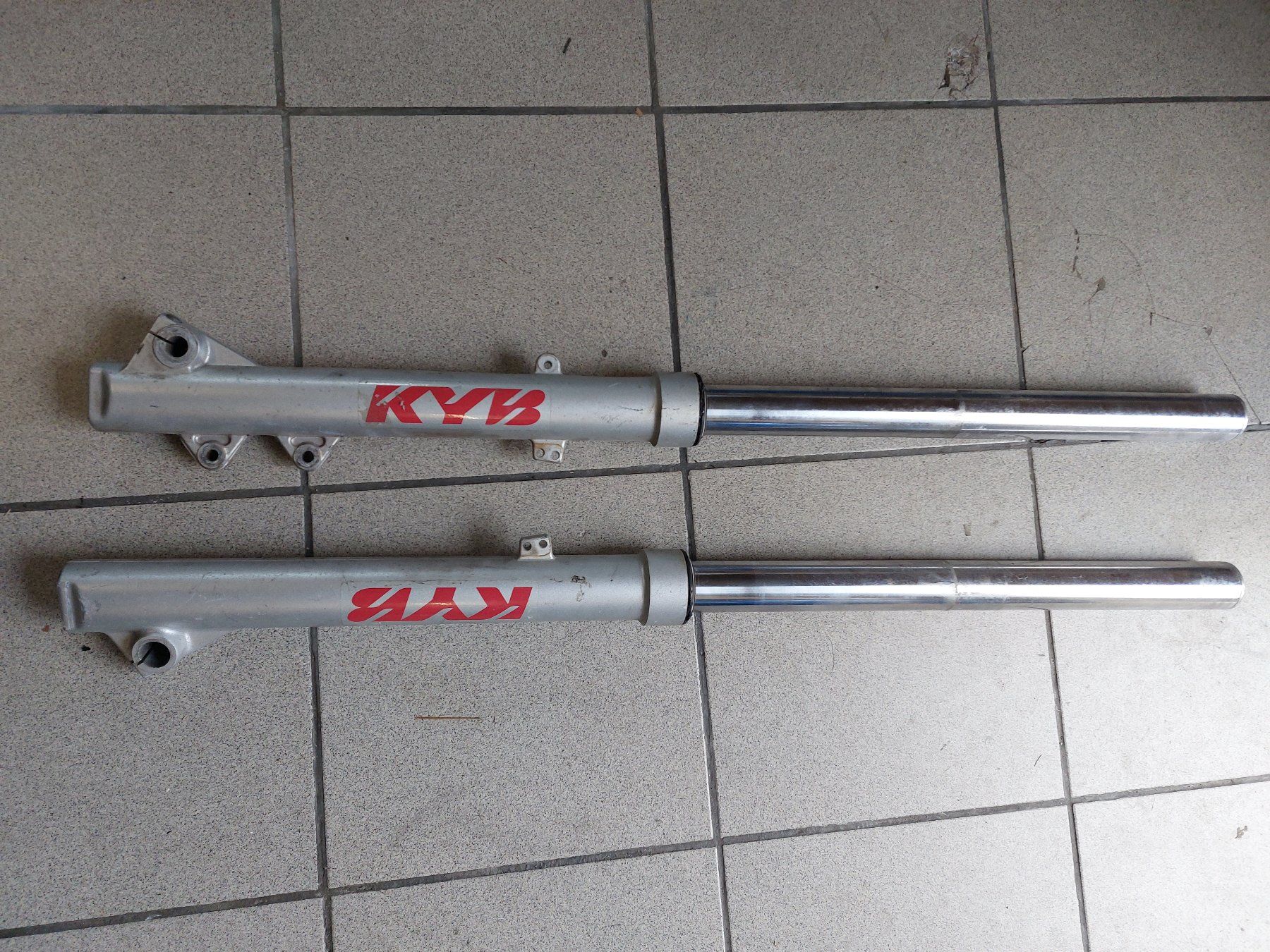 Alle Motorradersatzteile: Stossdämpfer – Gebraucht aus Buchs SG von Buggy11