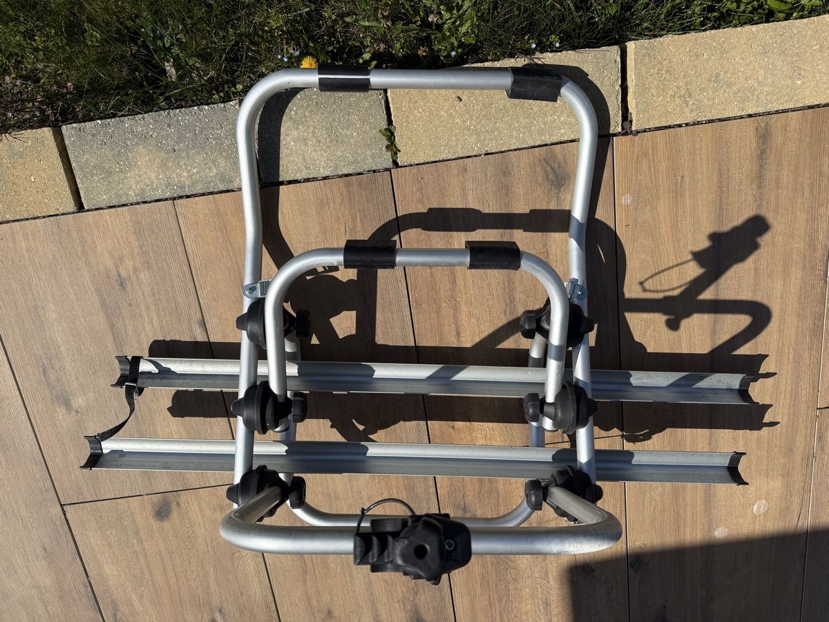 Dachträger: Porte-vélos pour 2 vélos. Pas complet, voir photos. – Gebraucht aus Ins von Patpat2