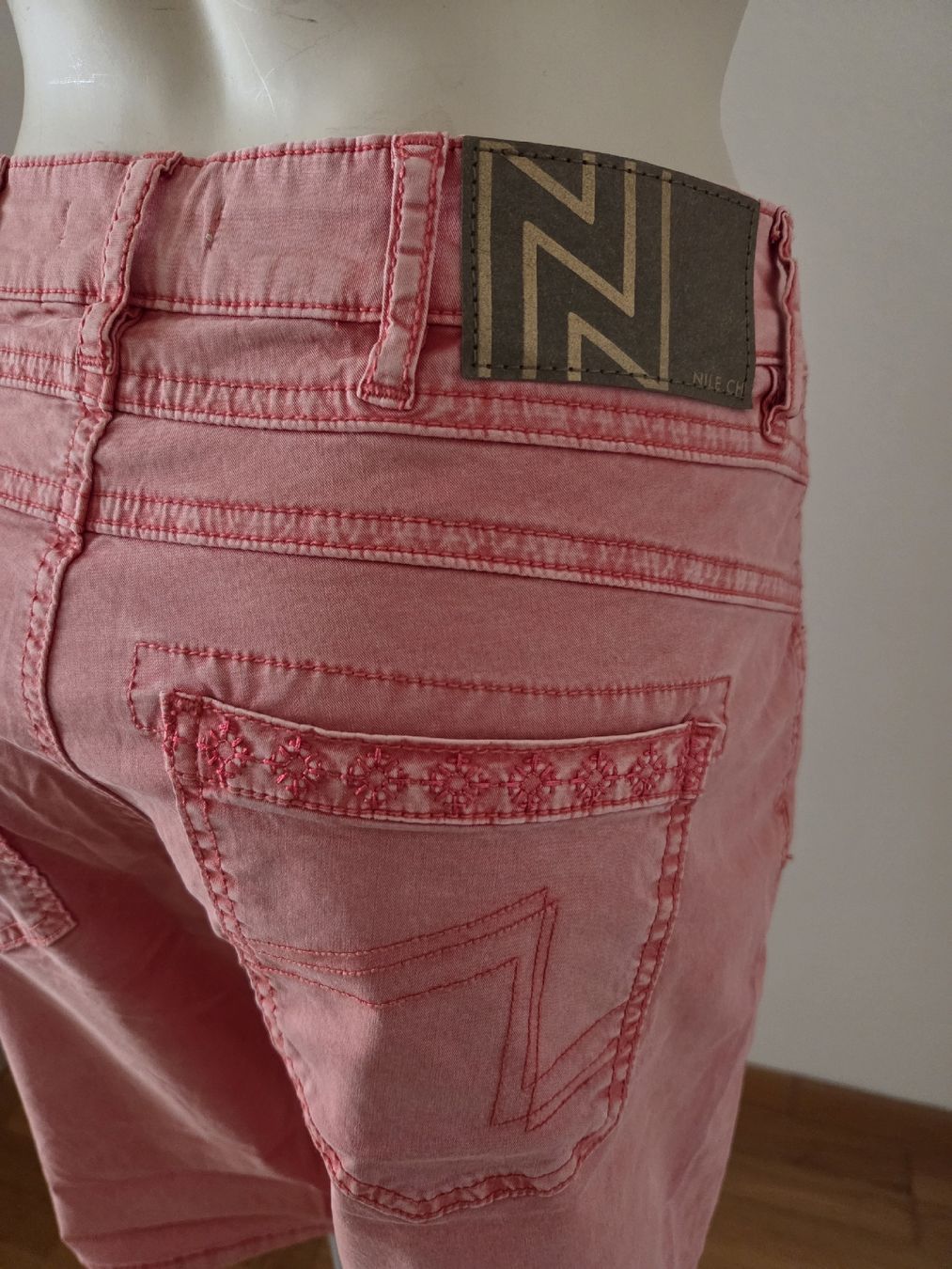 Nile Pantaloni: Nile Shorts – Nuovo (secondo la descrizione) da Luzern venduto da asmele2 4