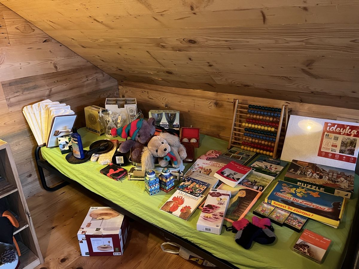 Sonstiges für Firmenanlässe & Parties: Flohmarkt – Gebraucht aus Eschenz von glettise24