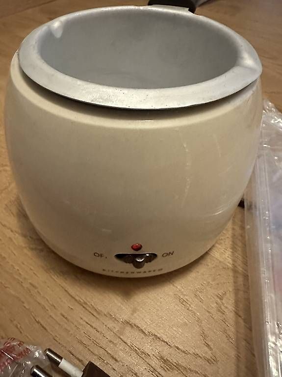 Elettrodomestici da cucina: Schokofondue und Pralinenbereiter – Usato da Abtwil SG venduto da Riono-01 2
