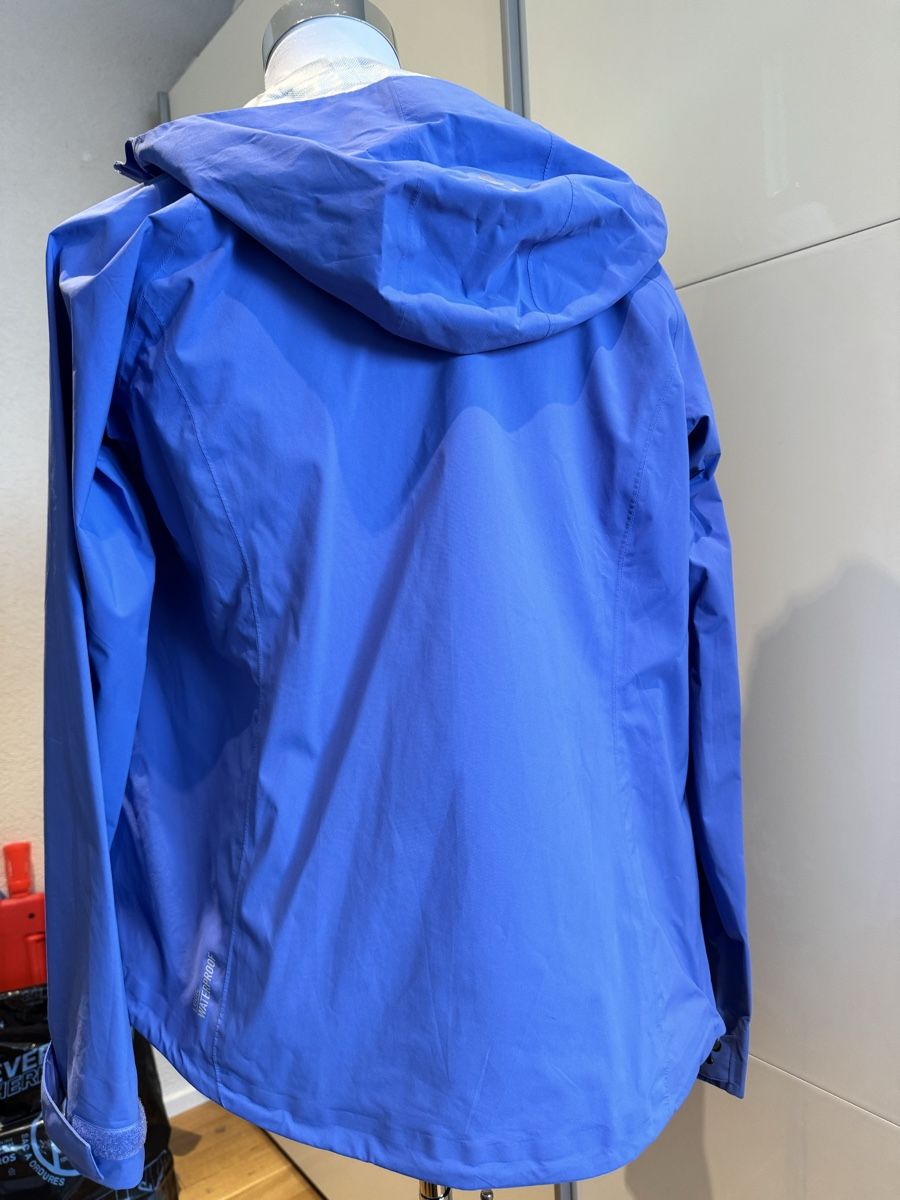 Giacche & Cappotti: 2 girls jackets size 34 – Usato da Münchenstein venduto da ArleneLM 1