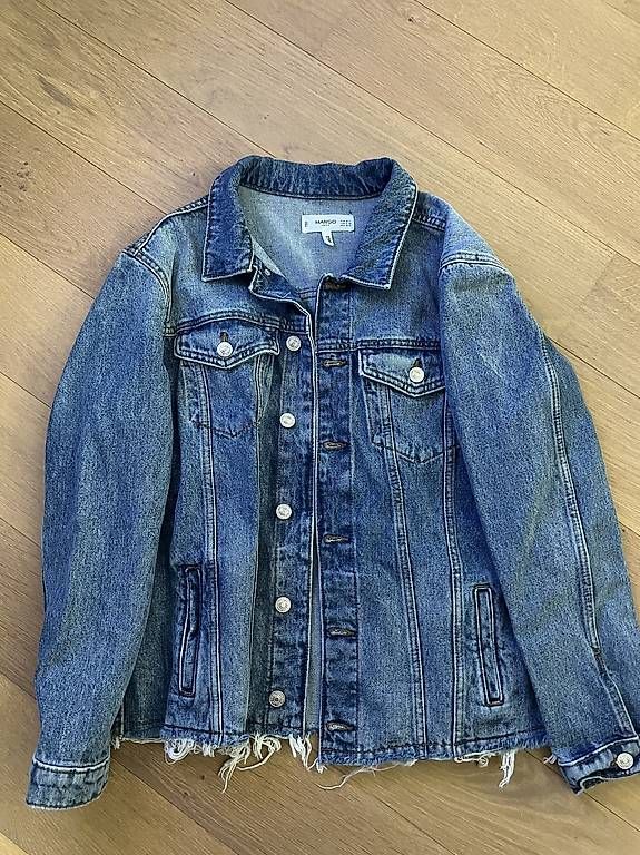 Mango Giacche: Jeansjacke Mango – Usato da Birsfelden venduto da Birsfelden_giveaway