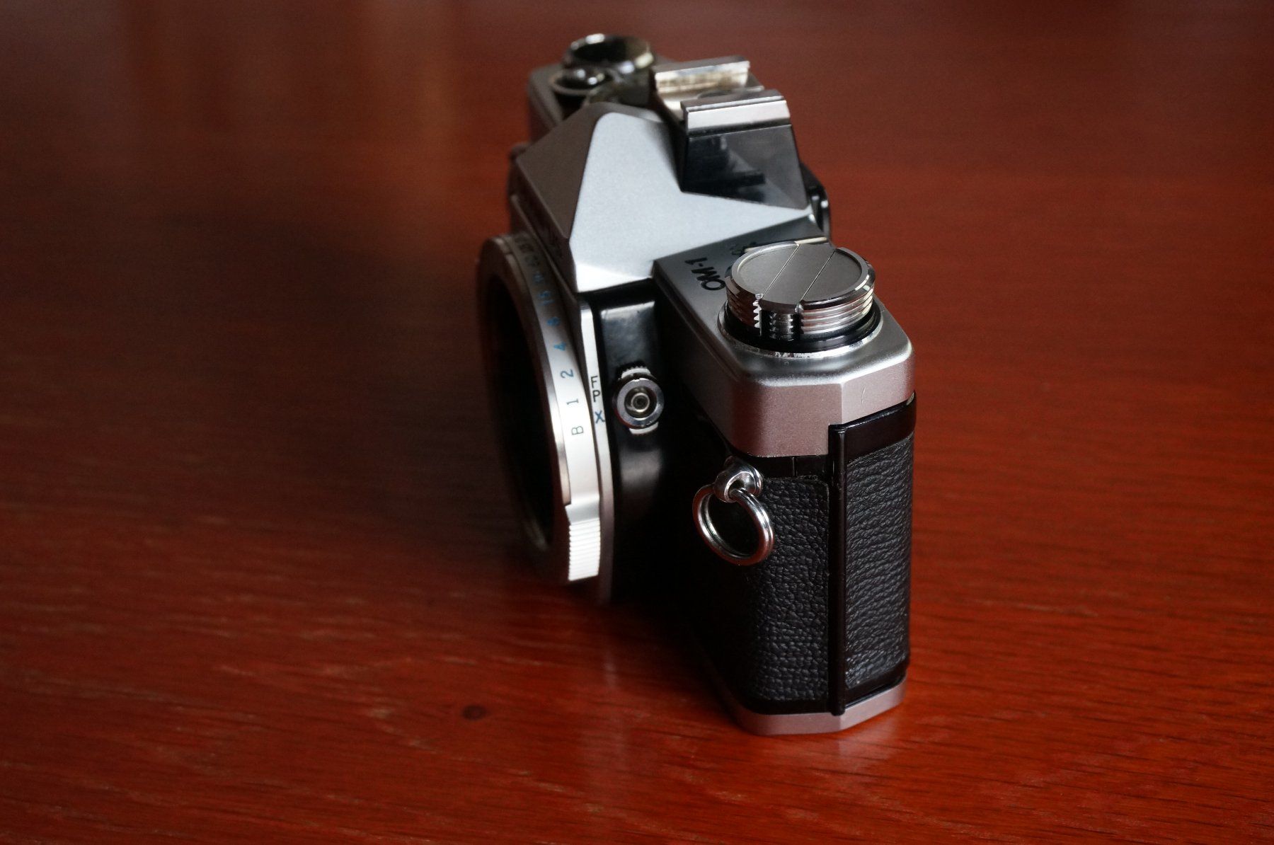 Olympus Fotocamera: Olympus OM-1 Chrom mit Motor Winder 2 TOP – Usato da Spreitenbach venduto da Salesmanship 7