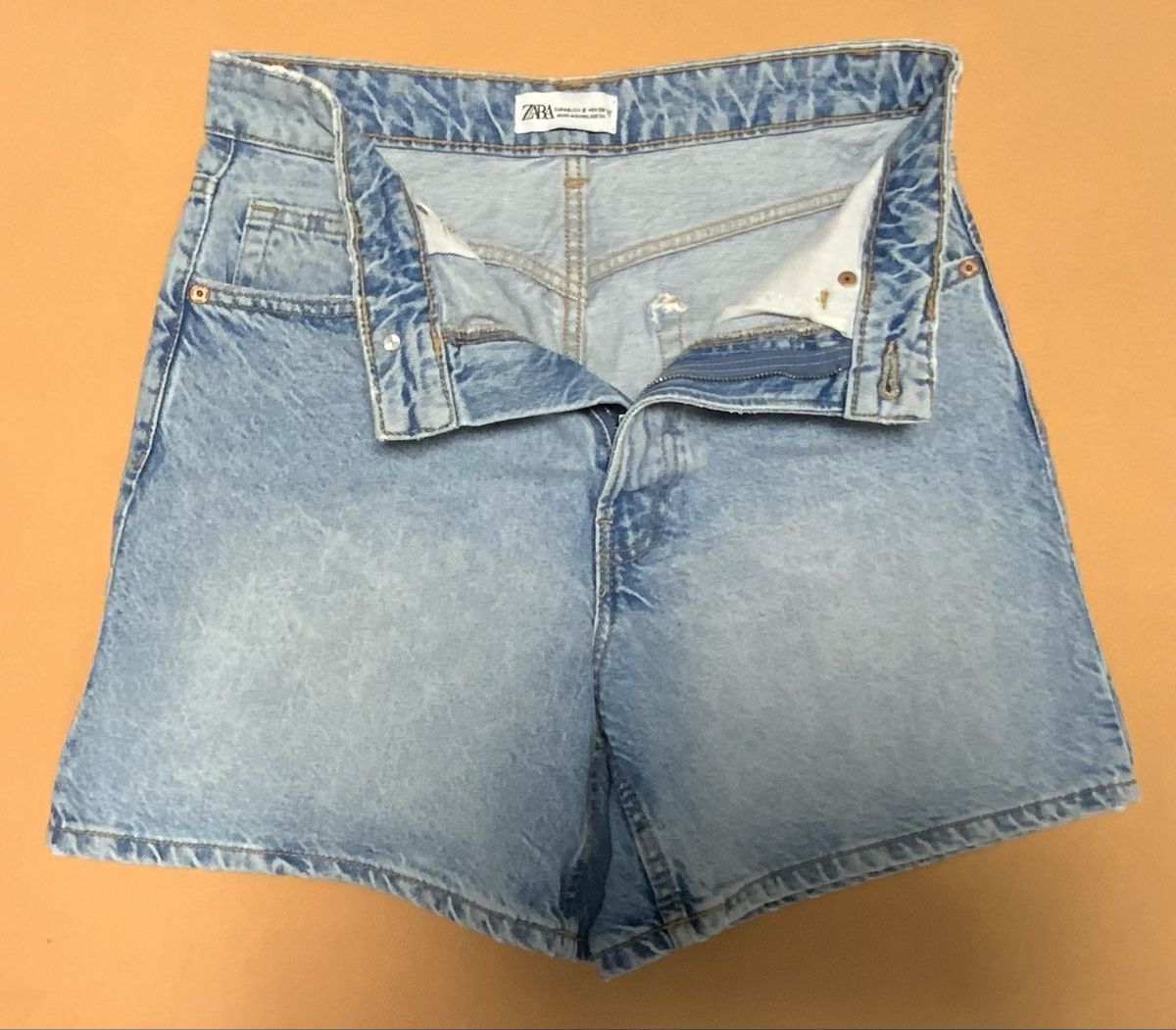 Zara Pantaloni: Zara Damen Shorts, Gr. 40 – Usato da Zollikerberg venduto da Jvac2 1
