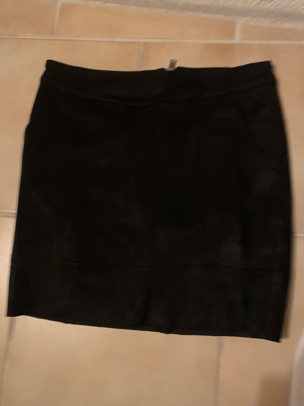 Only Gonne: Jolie jupe noire Only t. 36 – Usato da MEYRIN venduto da Gwendo10