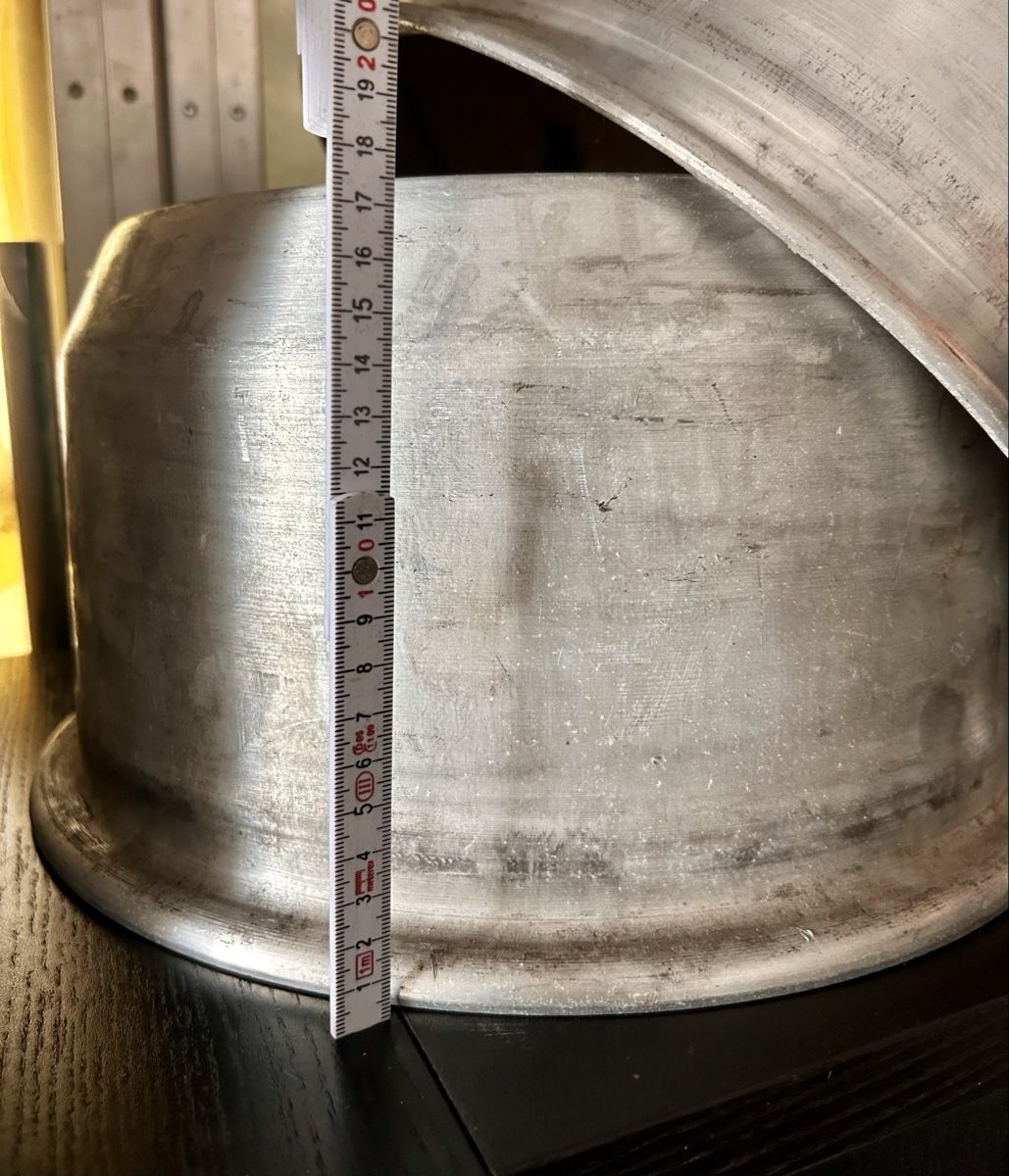 Jantes: 2 tonneaux jantes PLS – D'occasion à Fribourg par rs19 3