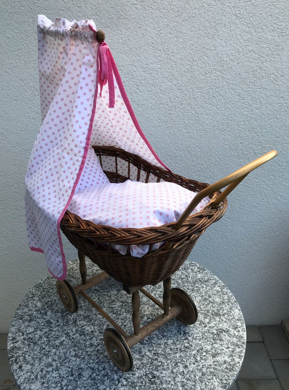 Puppenwagen: Puppen Stubenwagen – Gebraucht aus Fraubrunnen von