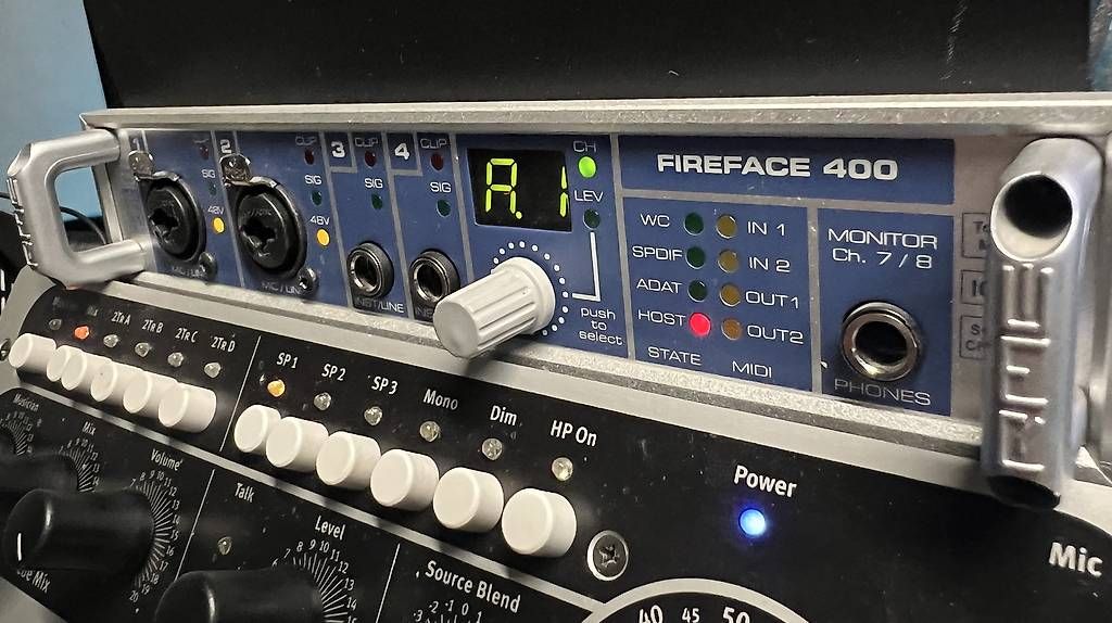 RME Studioequipment: RME Fireface 400 (+ 2 adapters) – Gebraucht aus Teufen AR von Seantyas