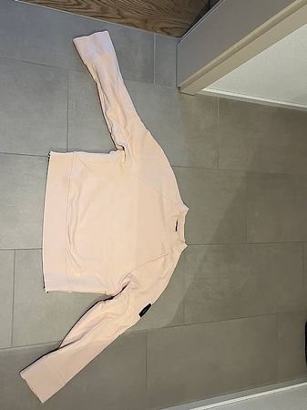 On hoodie pink