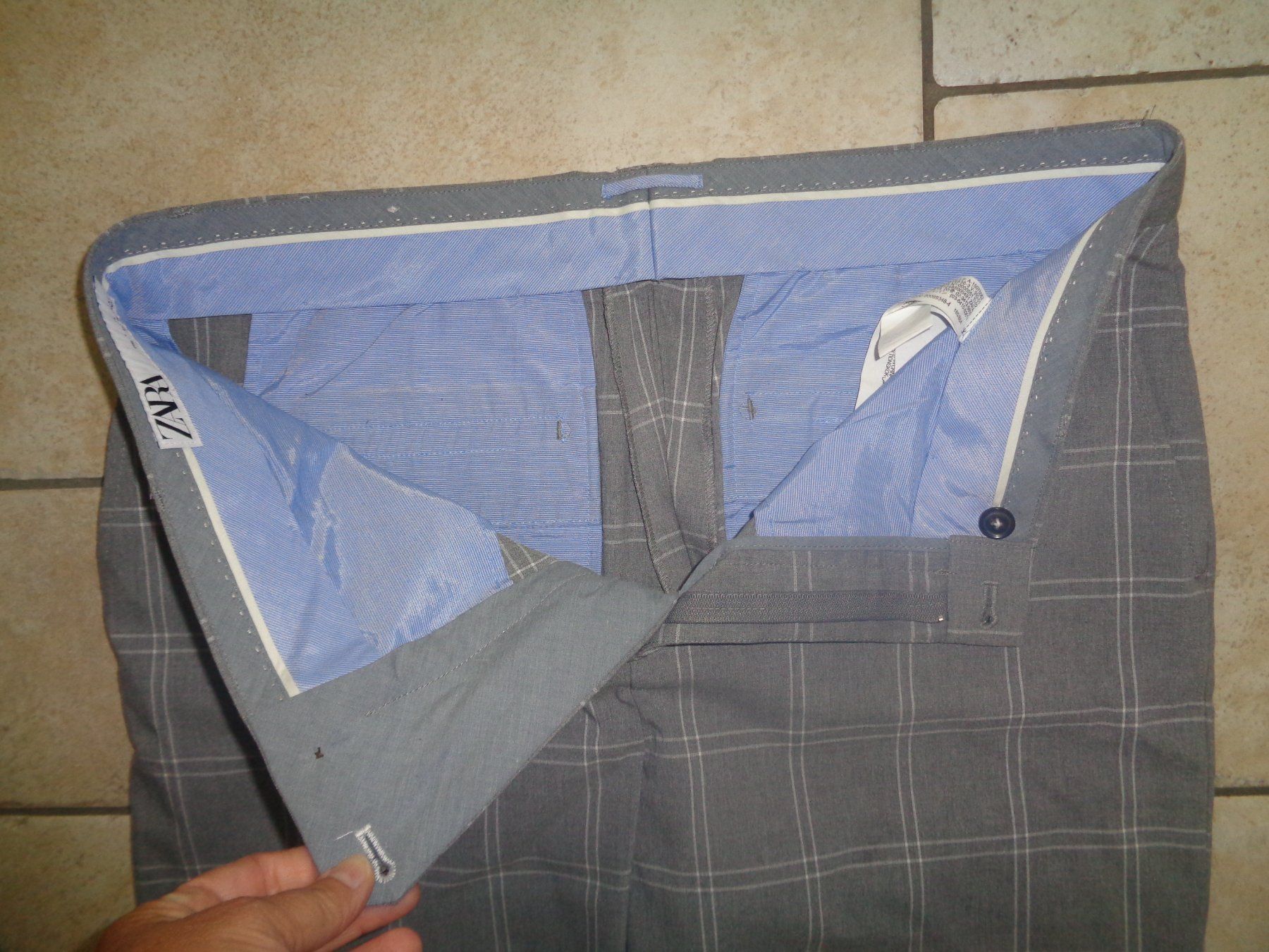 Zara Pantalons: Hose  Zara  Grösse 44 – D'occasion à Kreuzlingen par Robi-2003 2