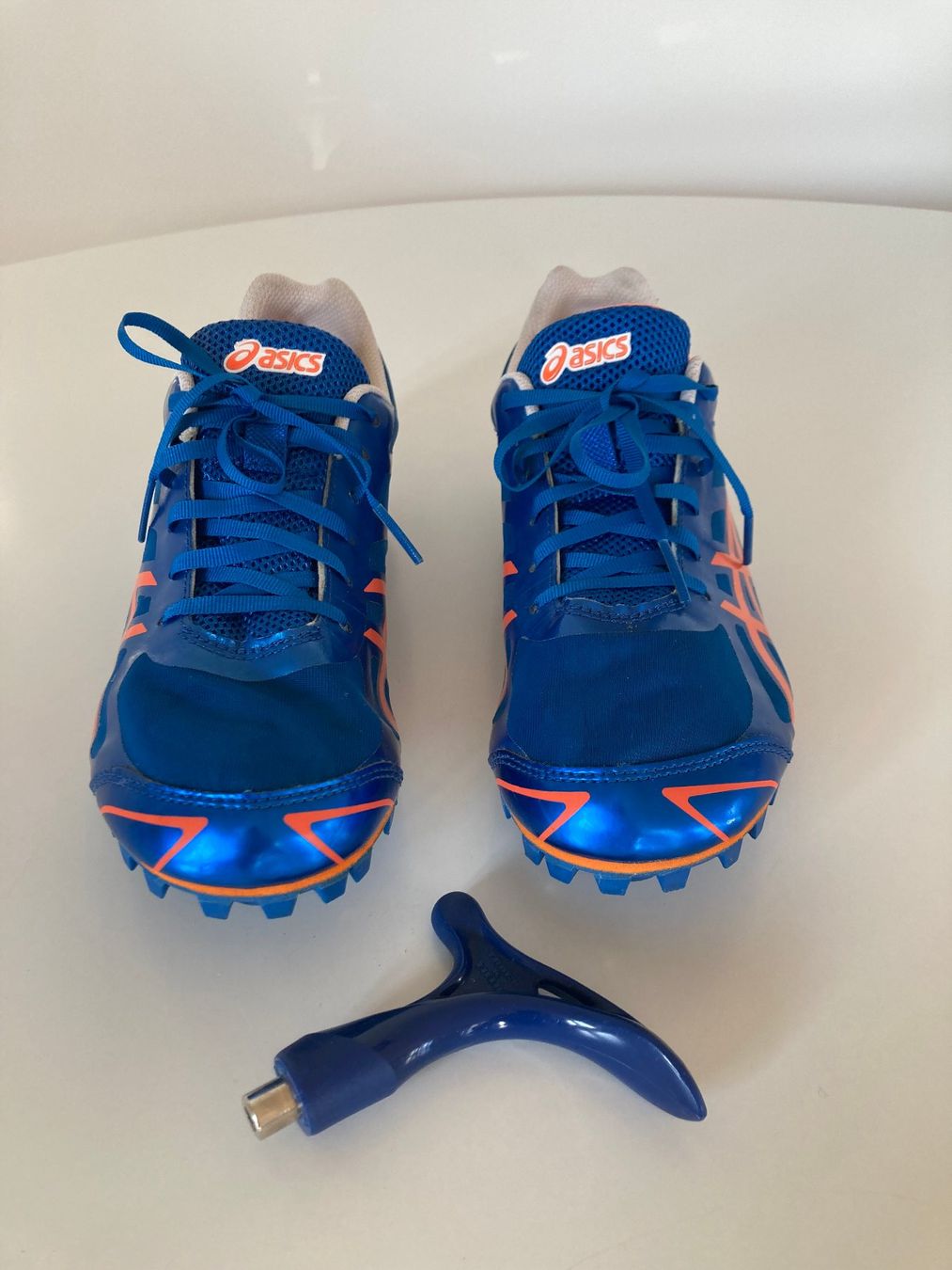 Asics Herrenschuhe: Chaussures de course Asics Hyper MD – Neu (gemäss Beschreibung) aus La Tour-de-Peilz von vve_nm8c 1