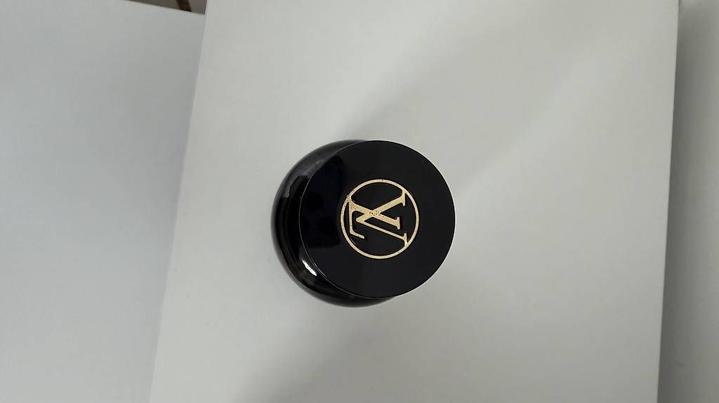 Louis Vuitton Profumi & Eau de Toilette: Louis Vuitton Ombre Nomad Parfum mit Rechnung – Usato da Bülach venduto da fati_fcz1896 1