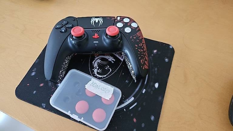 Controller: PS5 Scuf Controller Spiderman TMR Hall Sticks – Usato da Ebmatingen venduto da RetroVans 2