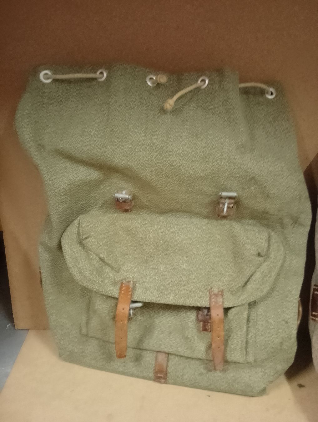 Schweizer Armee Uniformi: Rucksack, F-Sack, Brotsack, usw Schweizer Armee – Usato da Safenwil venduto da dodgewc12 7