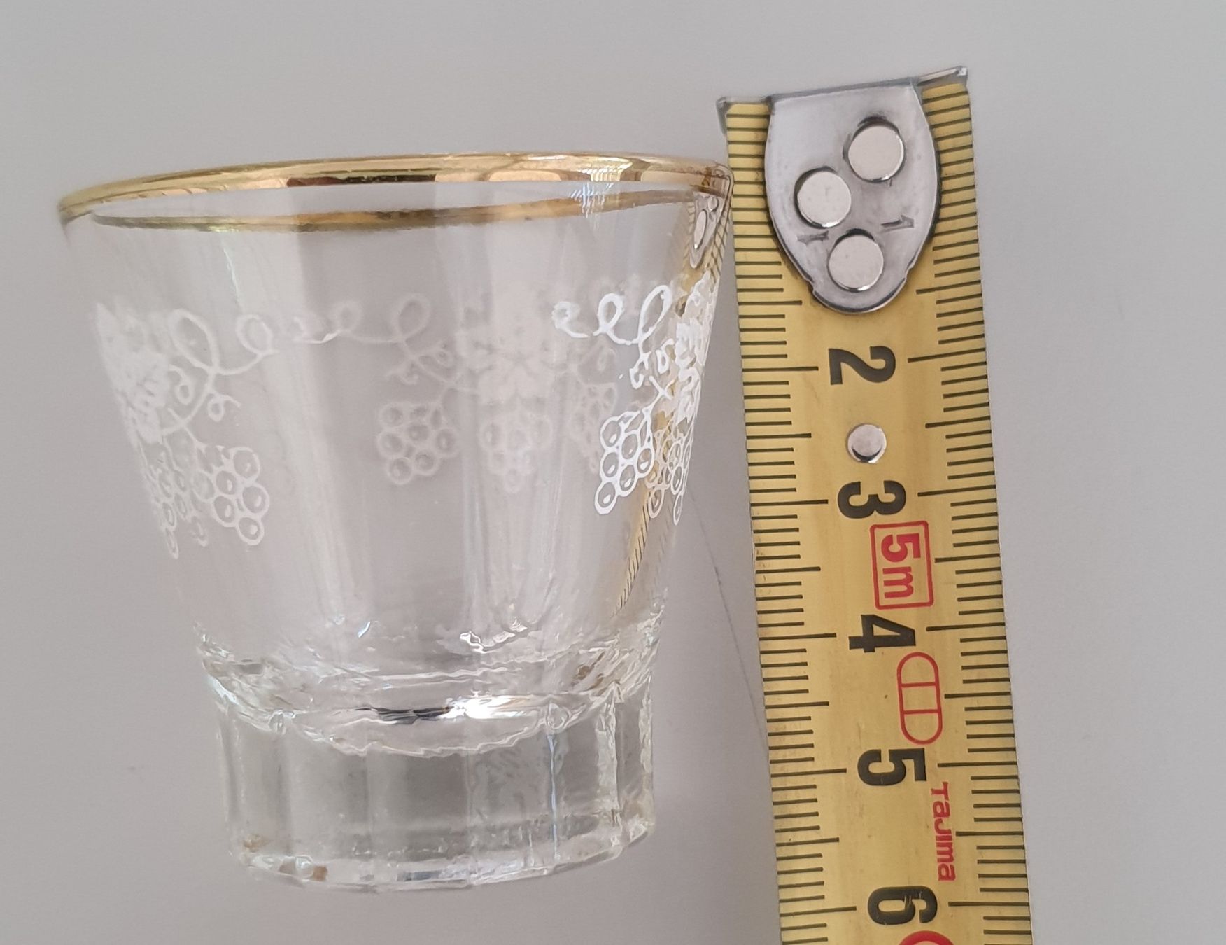 Gläser: 6er Set Schnapsglas mit Halter Gold Deko Traubenrand – Gebraucht aus Kreuzlingen von Rschweiz1 4