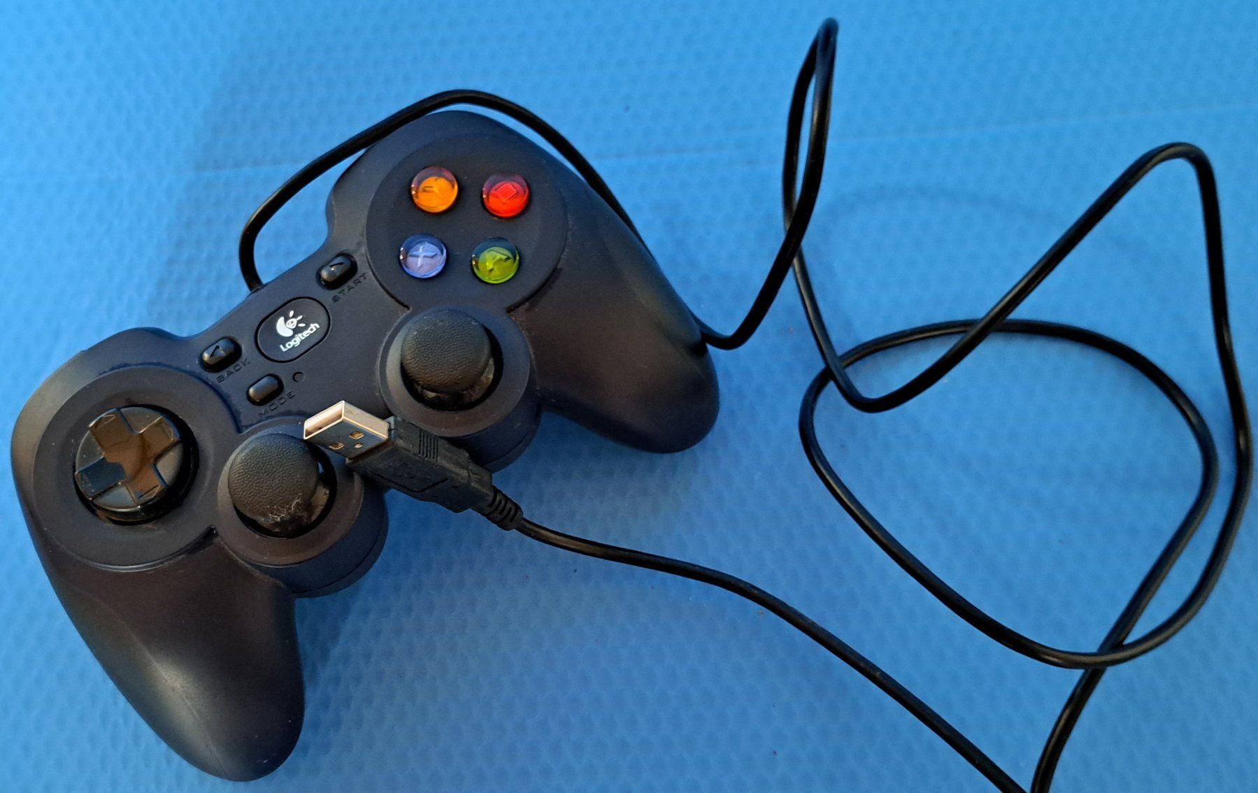 Logitech Manettes: Controller – D'occasion à Tenniken par mik_6mxg 4