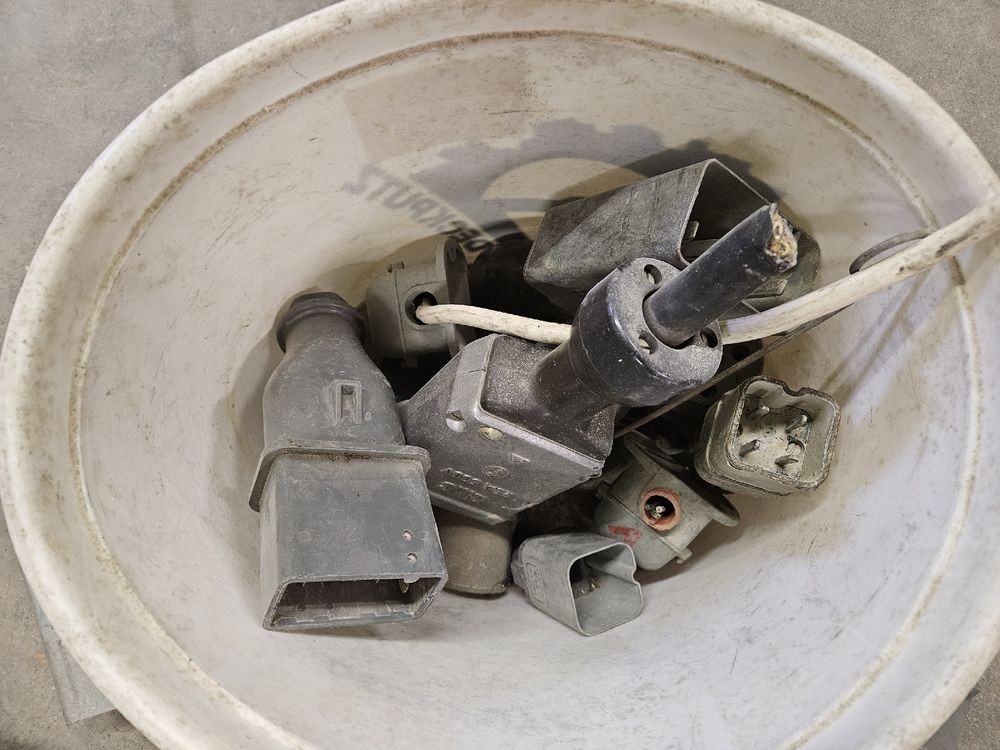 Stecker: J25 / J40 Stecker – Defekt aus Villnachern von chiara99ch 3