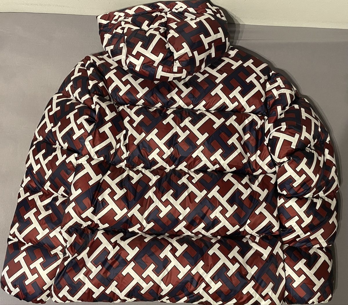 Tommy Hilfiger Giacche: Tommy Hilfiger  Daunenjacke  Monogram – Usato da Waldenburg venduto da LuxusTrends 2
