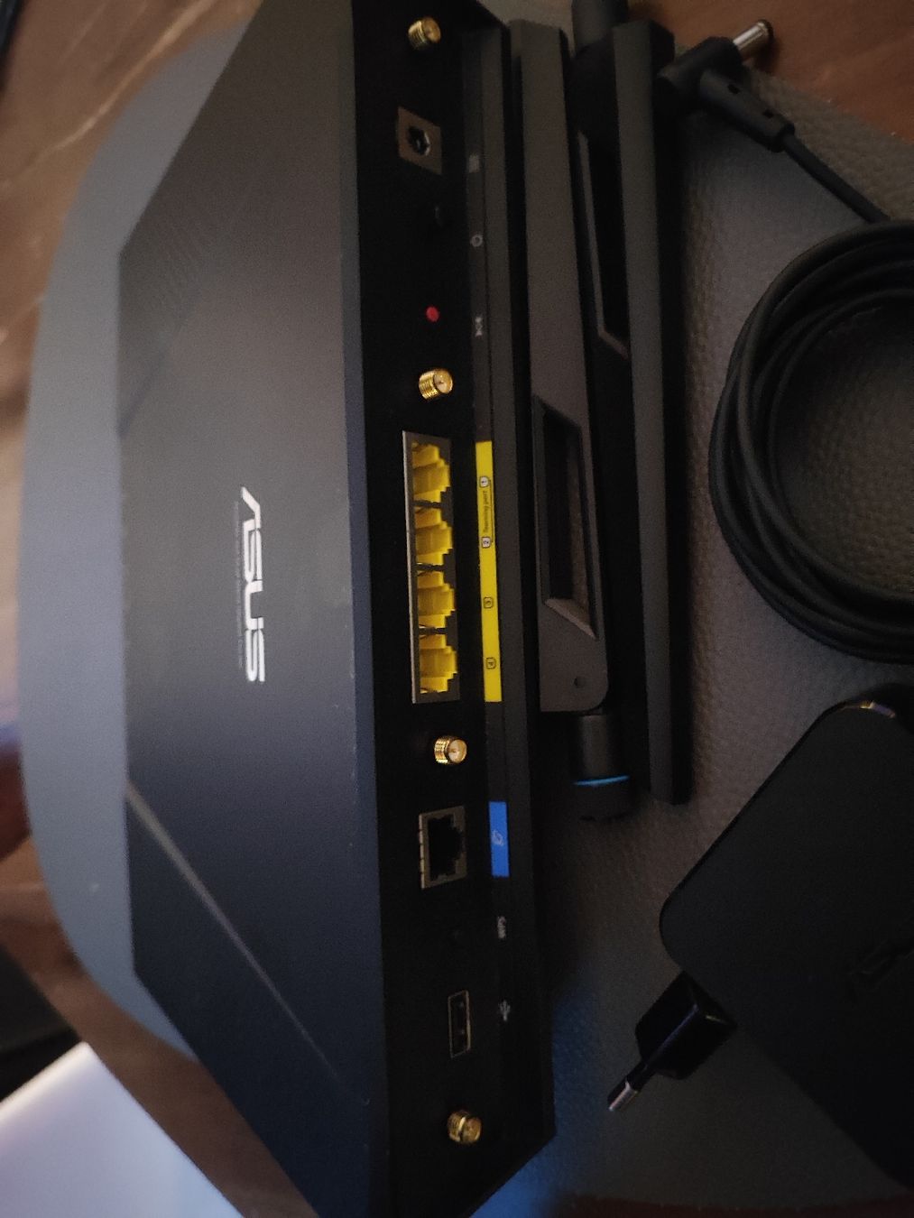 Asus Modems & Router: Asus RT-AC87U Dual-Band Wireless Router – Gebraucht aus Mülligen von vagos85