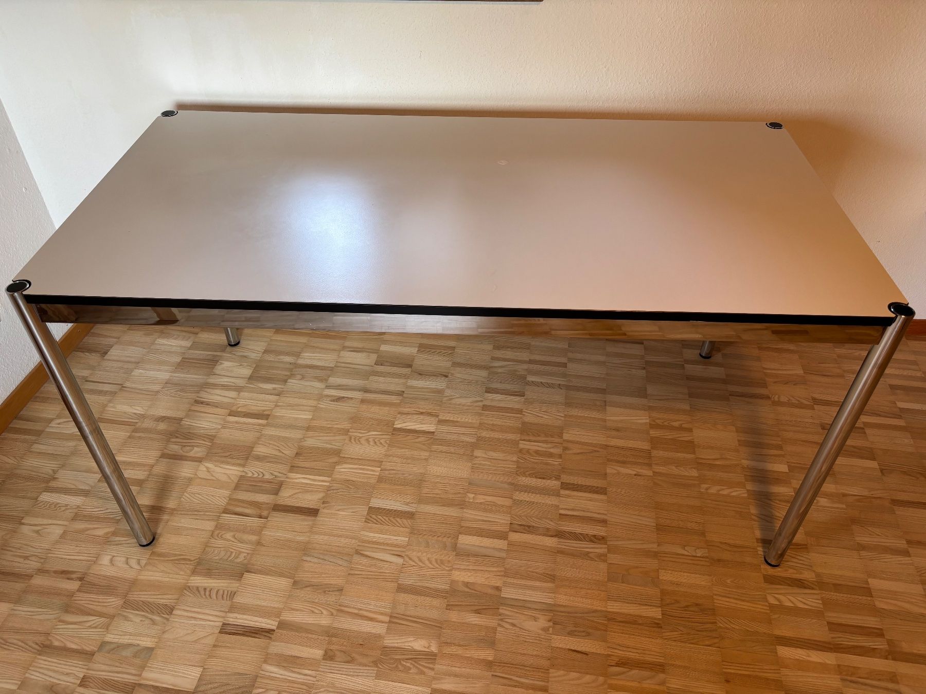 USM Bureaux: USM Haller Schreibtisch – D'occasion à Feldbach par Olive1 5
