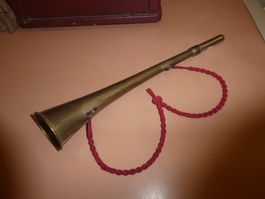 Signalhorn Messing mit Schnur guter Zustand