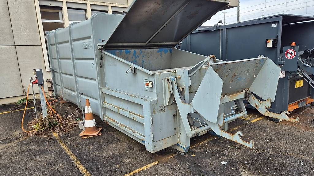 Contenitori edile: Abrollpresscontainer mit Kippvorrichtung – Usato da Weggis venduto da Lukas1983