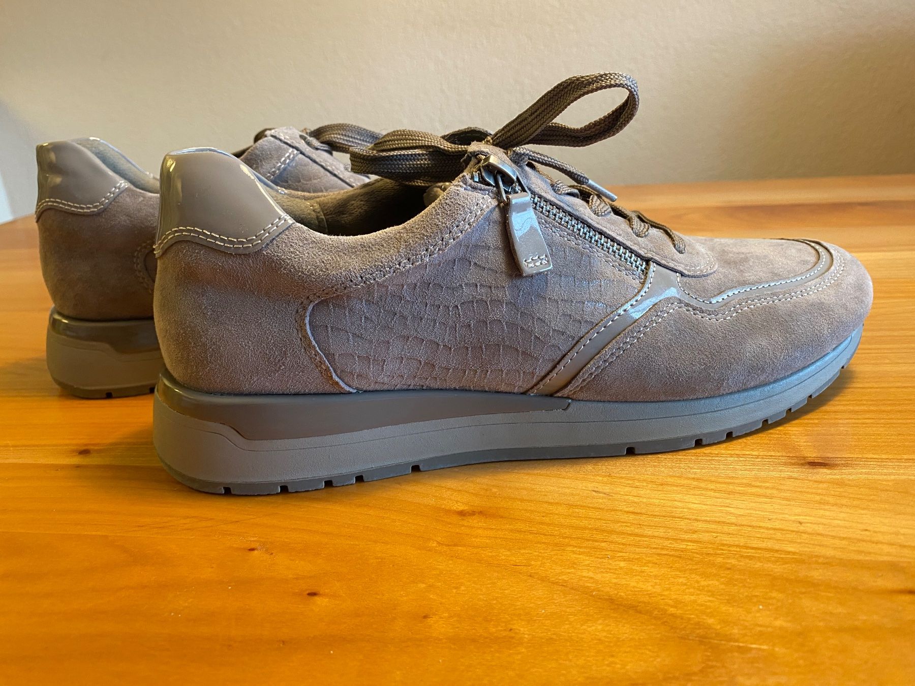 Chaussures femmes: Freizeitschuh Gr. 41 – D'occasion à Rapperswil SG par Hubeli 1