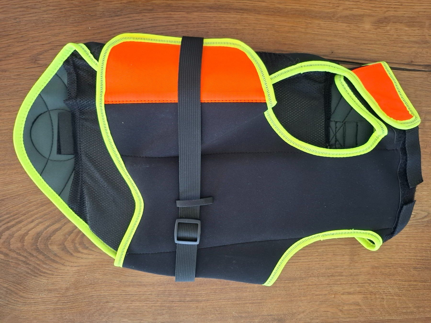 Gilets de sauvetage: Julius-K9, IDC Multifunktionale Hundeschwimmweste, Größe: M – Neuf avec emballage d'origine à Altishofen par Cawake 1