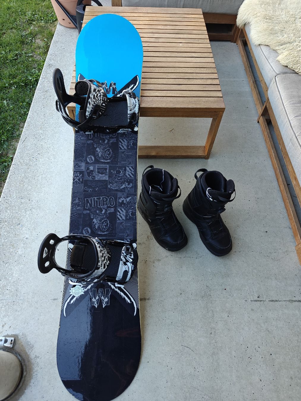 Snowboard Nitro Boards: Nitro Misfit X mit Bindung, inkl. Schuhe – Gebraucht aus Thalwil von Metrosch