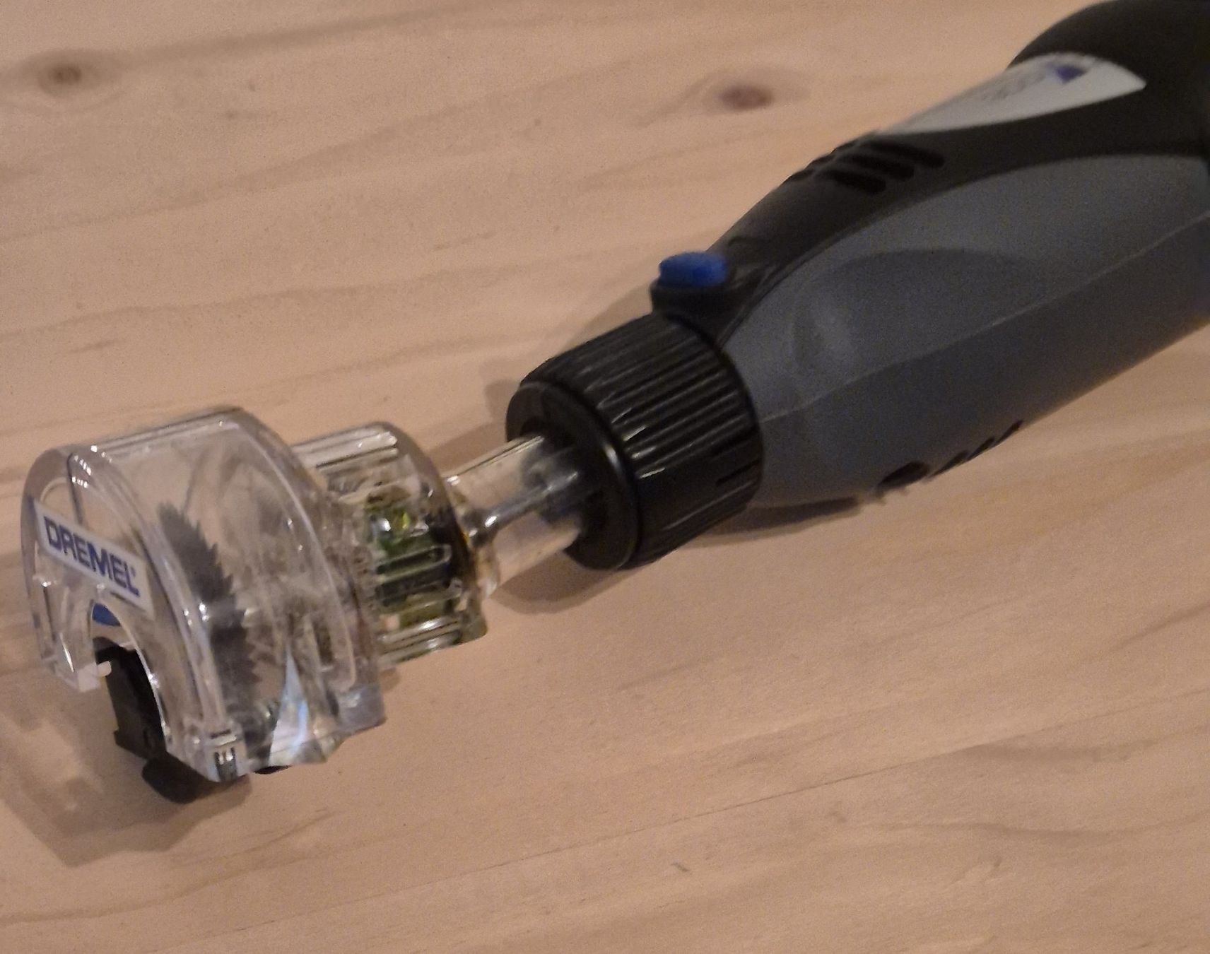 Dremel Tutti gli attrezzi: ACCESSOIRES DREMEL - MINI SCIE CIRCULAIRE + GUIDE DE COUPE – Usato da St-Imier venduto da Psaturnin 2
