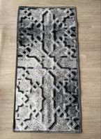 2 Stück Moderne Teppiche, grau/schwarz gemustert, neuwertig!