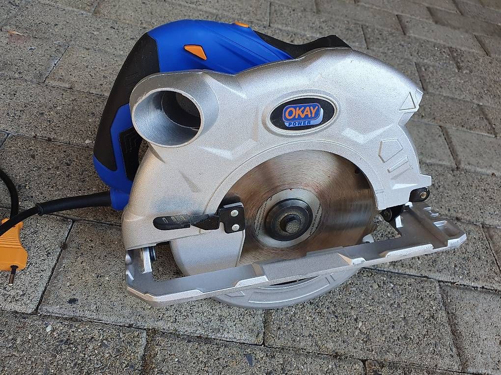 Sägen: Handkreissäge elektrisch – Gebraucht aus Huttwil von Bruzbi