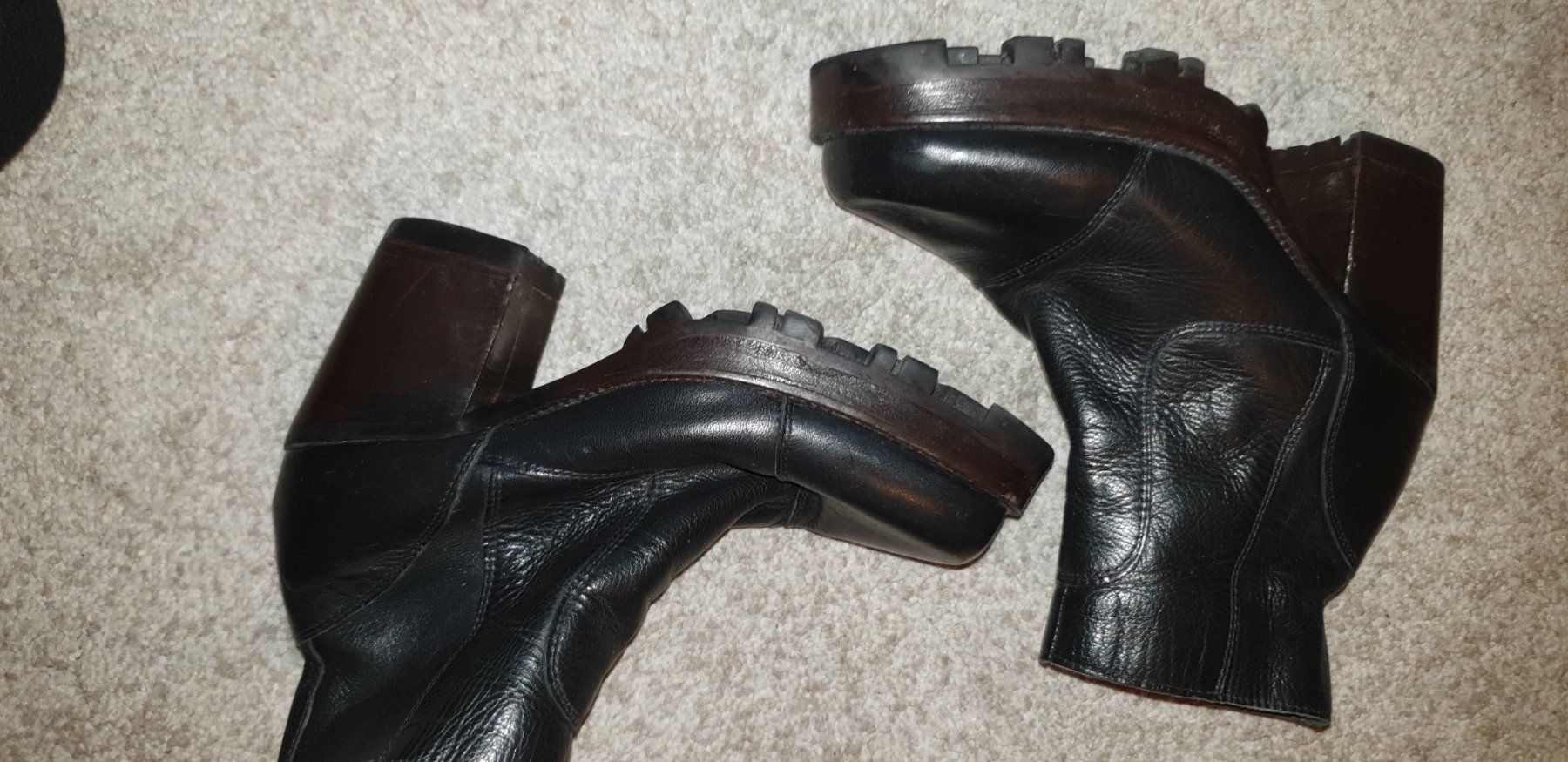 Scarpe da donna: Stiefel schwarz gr 37 – Usato da Gwatt (Thun) venduto da Letzte-Chance-III 5