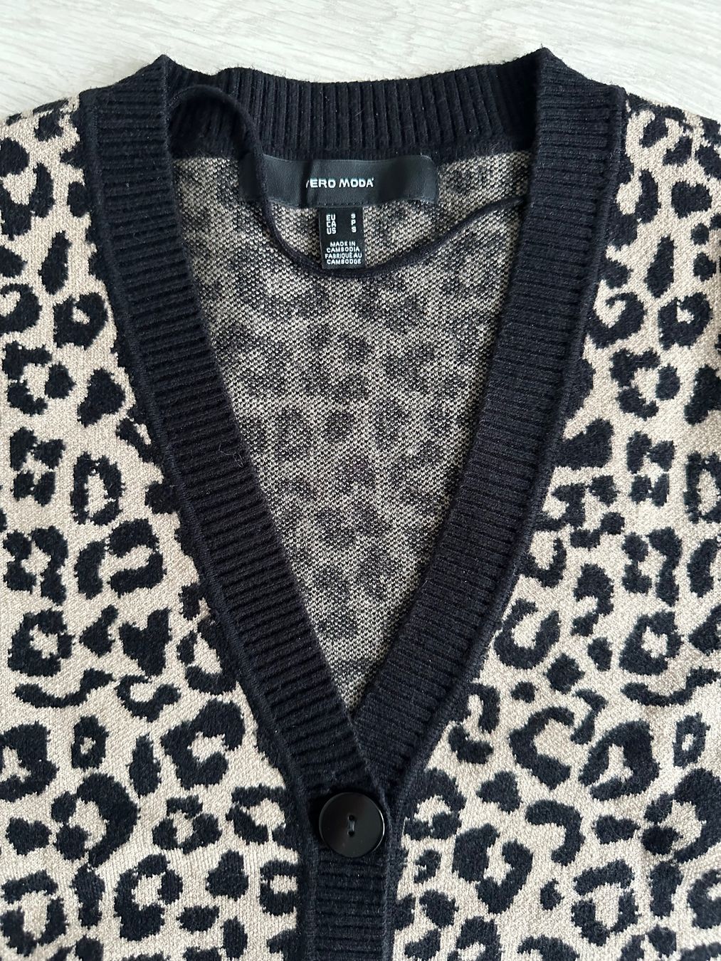 Vero Moda Gilets & Westen: Gilet Cardigan léopard – Neu (gemäss Beschreibung) aus La Neuveville von flodocha 1