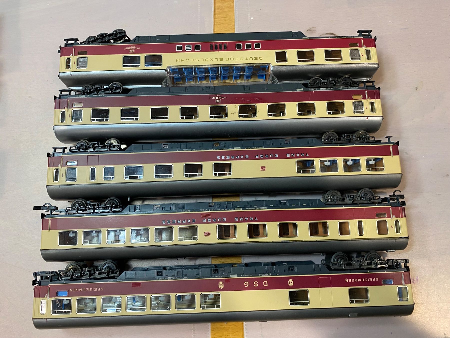 Modellini di ferrovie: Röwa = Personenwagen – Usato da Dübendorf venduto da Troggy 2