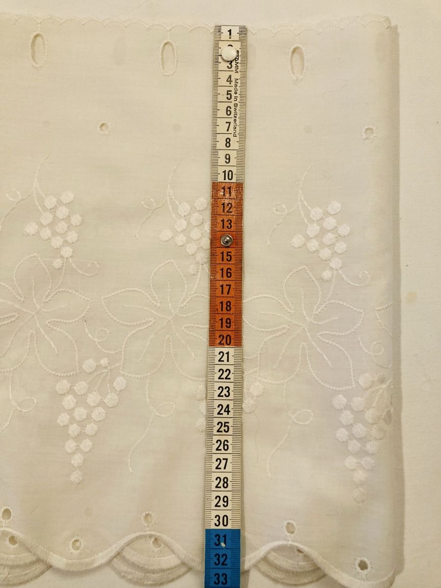 Vorhänge: Baumwoll Spitzen Vorhangstoff 1.10mx 32cm – Gebraucht aus Allschwil von Maline1