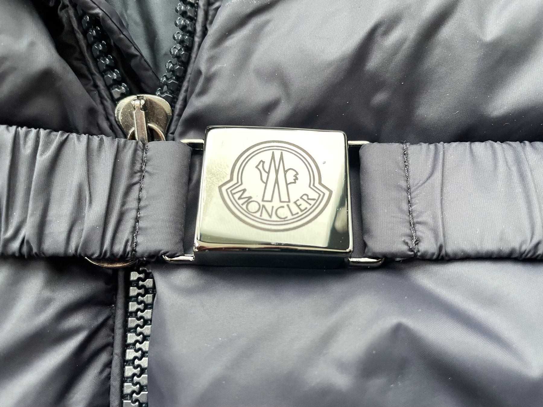 Moncler Giacche & Cappotti: Combinaison hiver bébé Moncler avec fourrure – Usato da La Chaux-de-Fonds venduto da Kent_walker 2