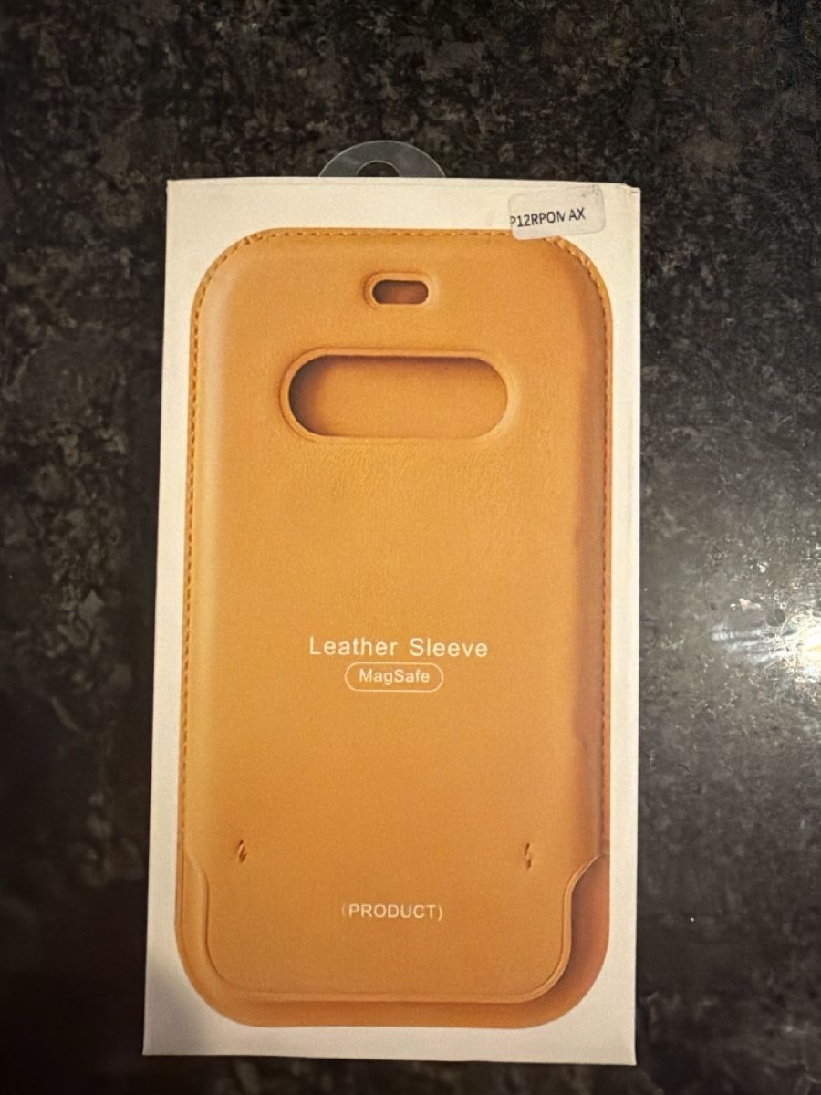 Apple Covers & Schutzfolien: Étui iPhone 12 Pro Max MagSafe neuf  – Neu (gemäss Beschreibung) aus Yverdon-les-Bains von ame_7f2x