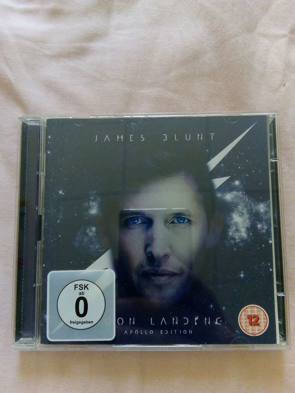 CD: CD James Blunt Moon Landing – Usato da Lausanne venduto da Giles33